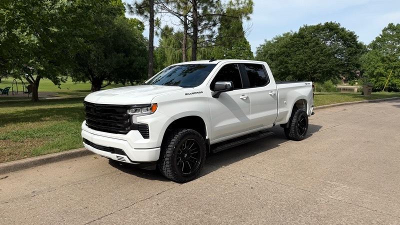 Chevrolet Silverado 1500 2LT Crew Cab 4WD 2023