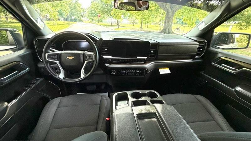 Chevrolet Silverado 1500 2LT Crew Cab 4WD 2023