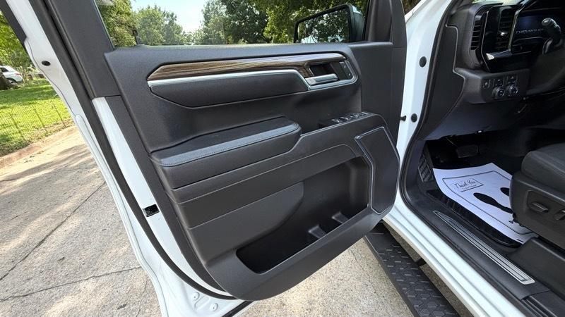 Chevrolet Silverado 1500 2LT Crew Cab 4WD 2023