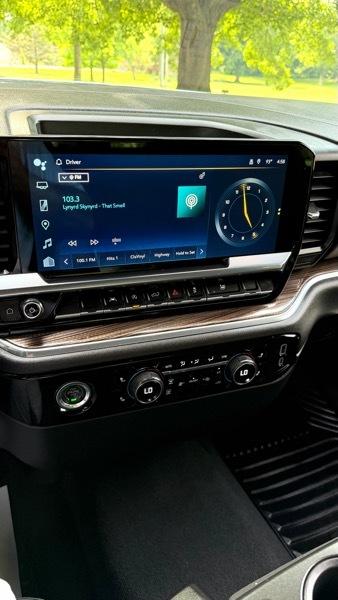 Chevrolet Silverado 1500 2LT Crew Cab 4WD 2023