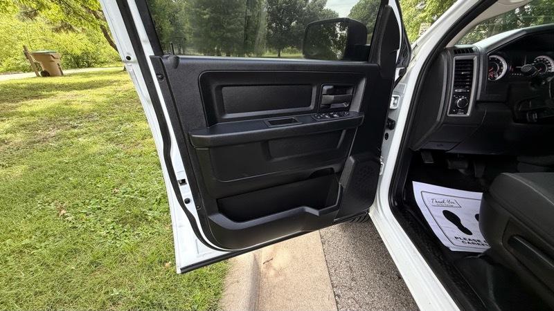 RAM 1500 Classic Tradesman Quad Cab 4WD 2023