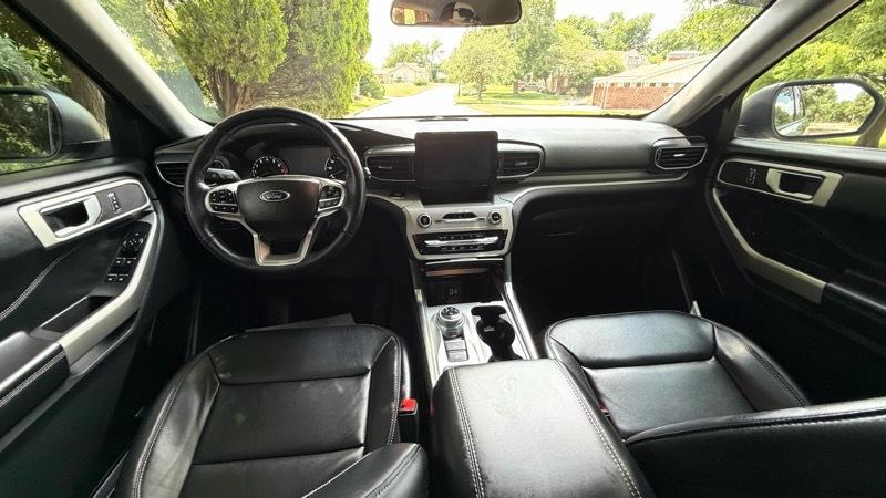 Ford Explorer XLT 2023