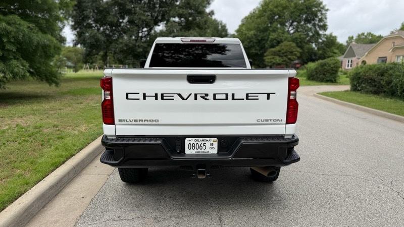 Chevrolet Silverado 2500HD Custom Crew Cab Short Box 4WD 2023