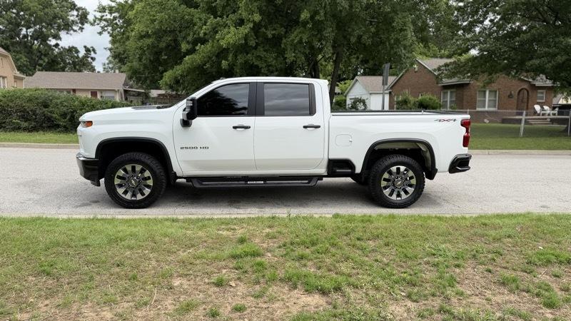 Chevrolet Silverado 2500HD Custom Crew Cab Short Box 4WD 2023