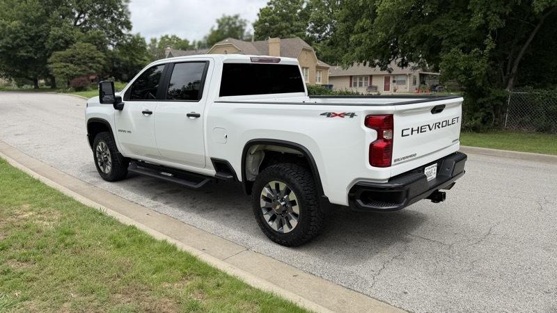 Chevrolet Silverado 2500HD Custom Crew Cab Short Box 4WD 2023