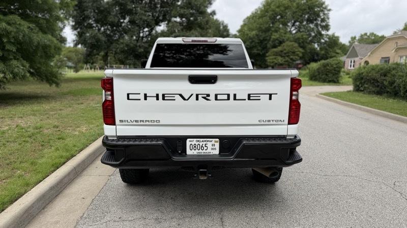 Chevrolet Silverado 2500HD Custom Crew Cab Short Box 4WD 2023