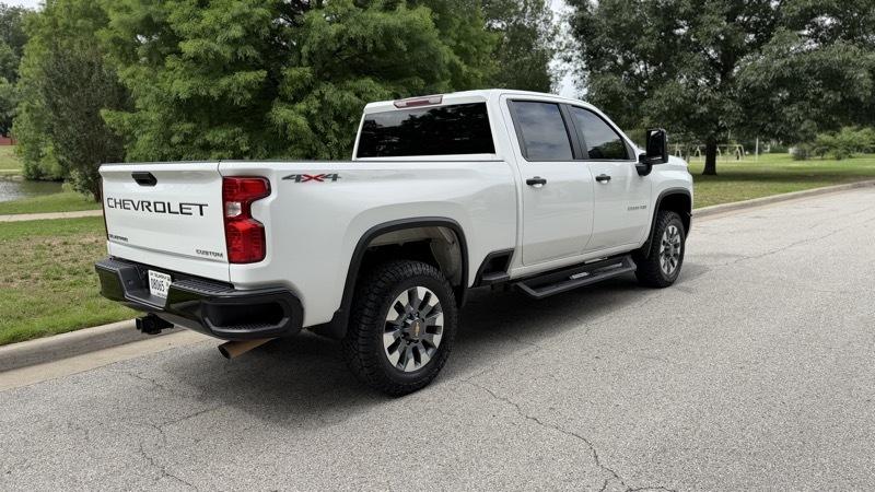 Chevrolet Silverado 2500HD Custom Crew Cab Short Box 4WD 2023