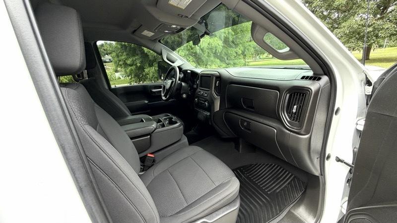 Chevrolet Silverado 2500HD Custom Crew Cab Short Box 4WD 2023