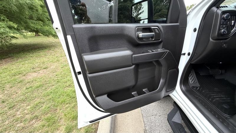 Chevrolet Silverado 2500HD Custom Crew Cab Short Box 4WD 2023