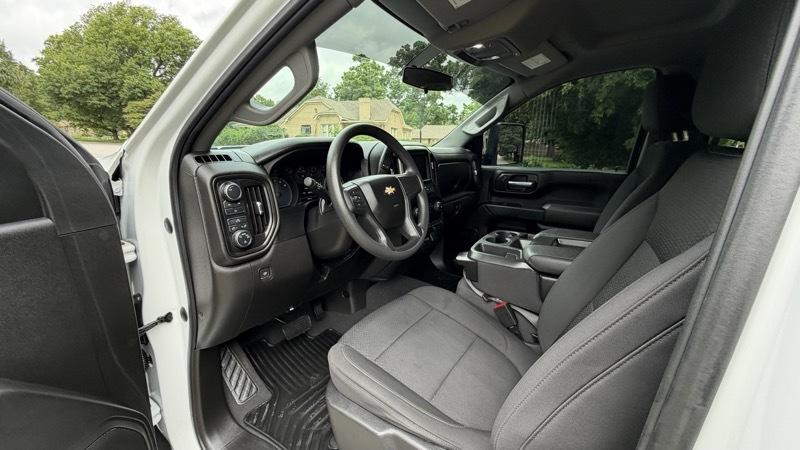 Chevrolet Silverado 2500HD Custom Crew Cab Short Box 4WD 2023