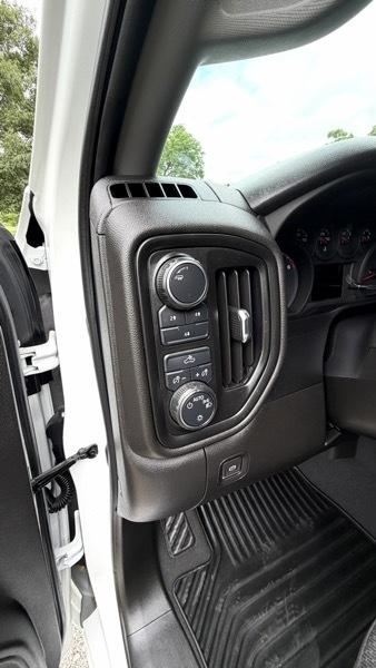 Chevrolet Silverado 2500HD Custom Crew Cab Short Box 4WD 2023