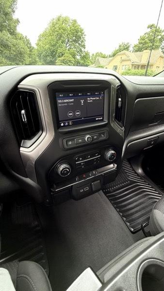 Chevrolet Silverado 2500HD Custom Crew Cab Short Box 4WD 2023