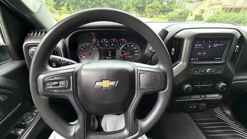 Chevrolet Silverado 2500HD Custom Crew Cab Short Box 4WD 2023
