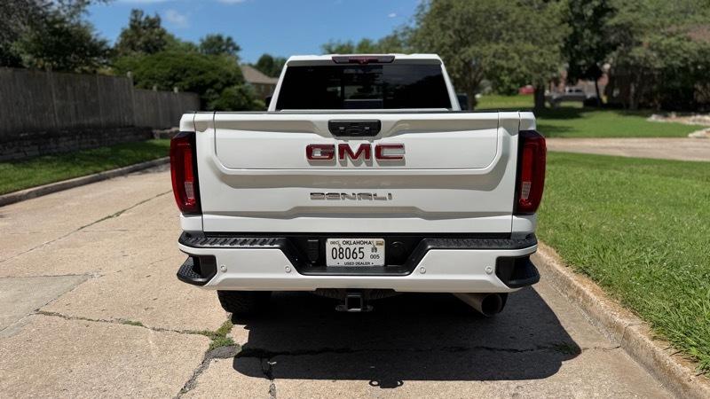 GMC Sierra 2500HD Denali Crew Cab 4WD SB 2023