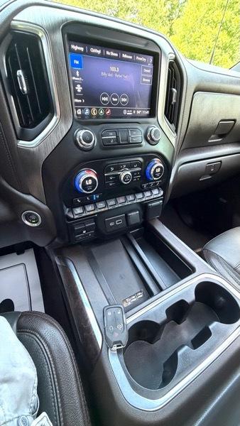 GMC Sierra 2500HD Denali Crew Cab 4WD SB 2023