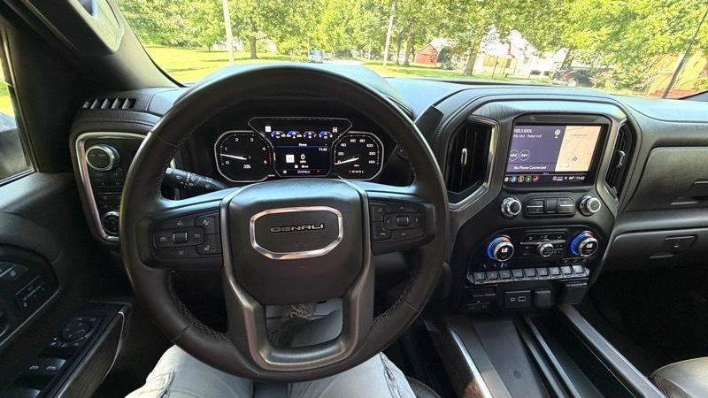 GMC Sierra 2500HD Denali Crew Cab 4WD SB 2023