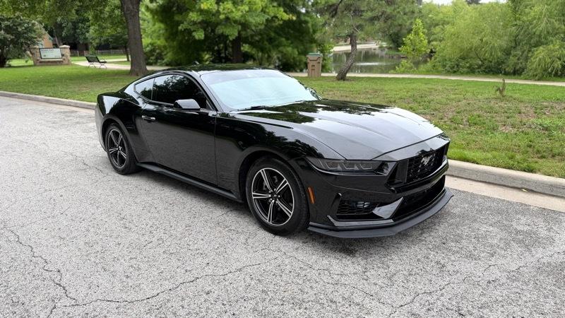 Ford Mustang EcoBoost Coupe 2025