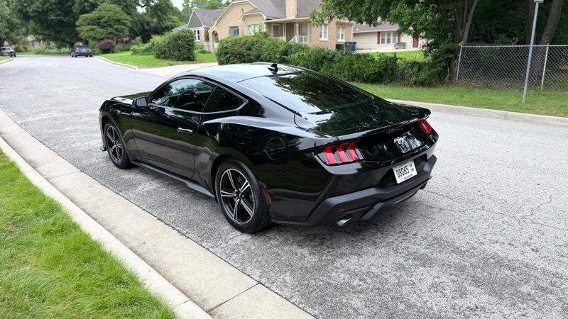 Ford Mustang EcoBoost Coupe 2025