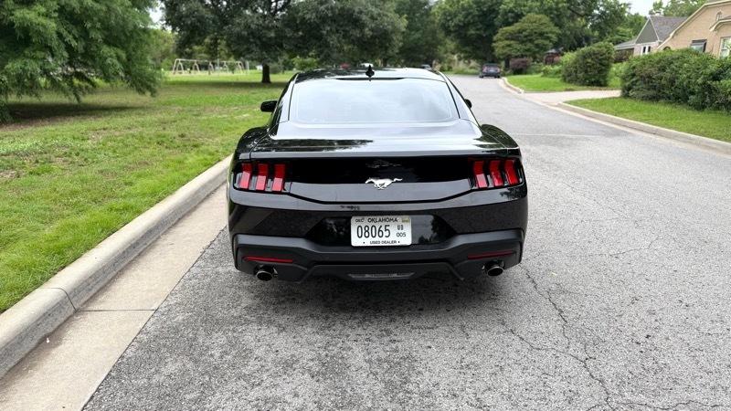 Ford Mustang EcoBoost Coupe 2025