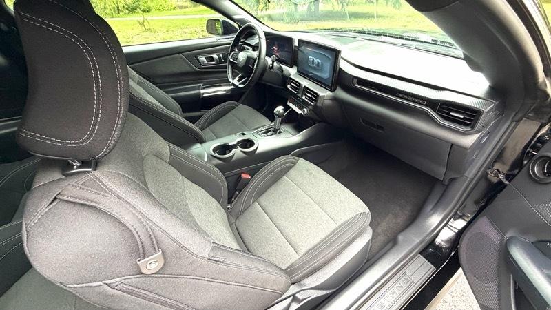 Ford Mustang EcoBoost Coupe 2025