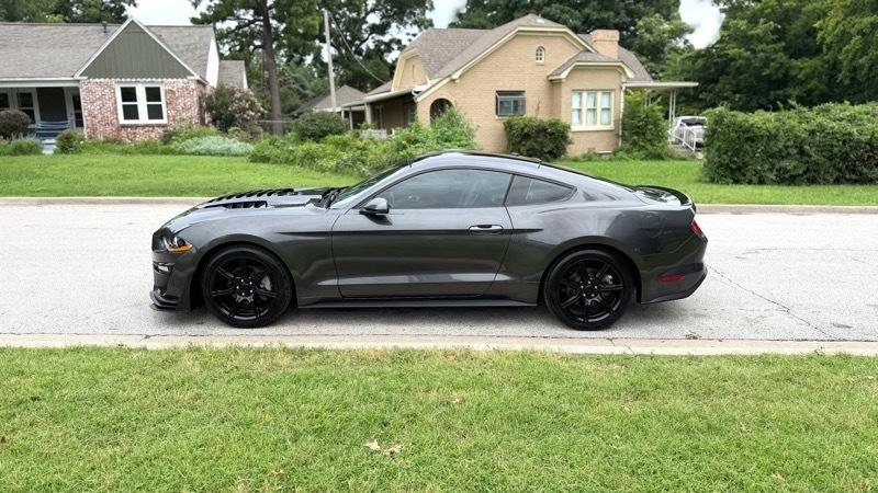 Ford Mustang EcoBoost Coupe 2018
