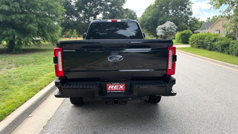 Ford F-250 SD XL Crew Cab 4WD 2024