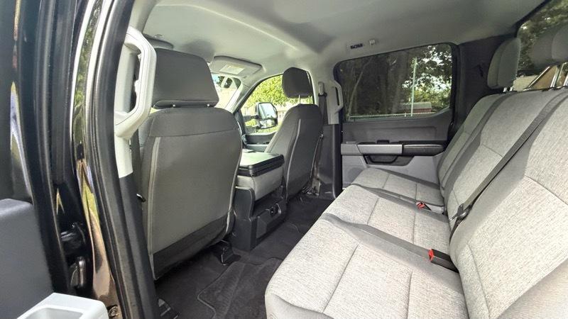 Ford F-250 SD XL Crew Cab 4WD 2024