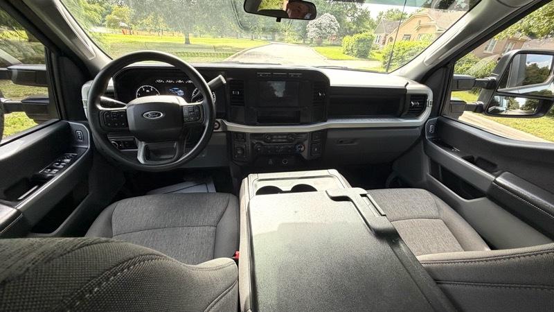 Ford F-250 SD XL Crew Cab 4WD 2024