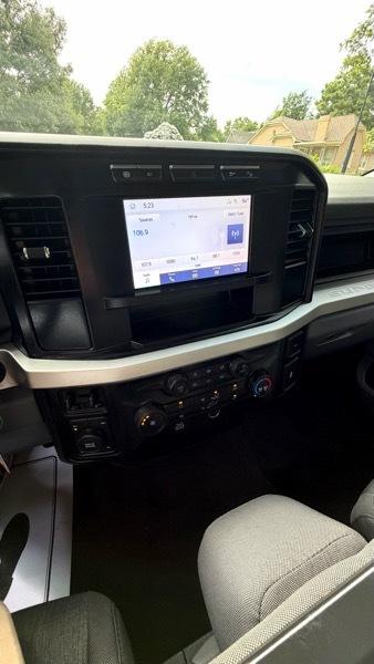Ford F-250 SD XL Crew Cab 4WD 2024