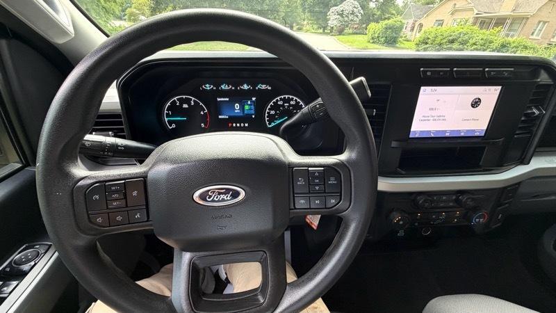 Ford F-250 SD XL Crew Cab 4WD 2024