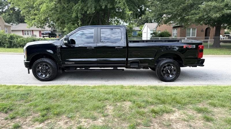 Ford F-250 SD XL Crew Cab 4WD 2024