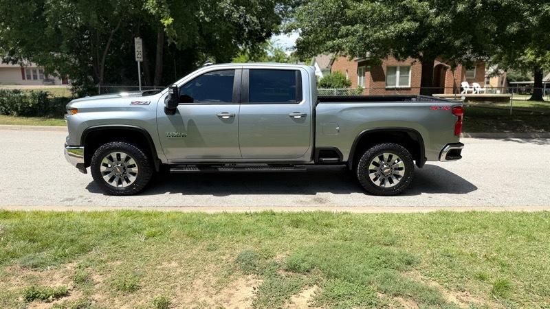 Chevrolet Silverado 2500HD 4WD Crew Cab 167.7" LT 2025