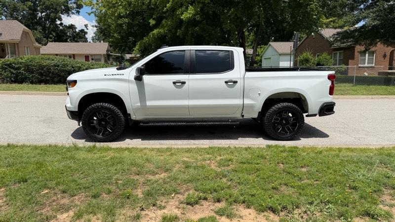 Chevrolet Silverado 1500 1LT Crew Cab 4WD 2025