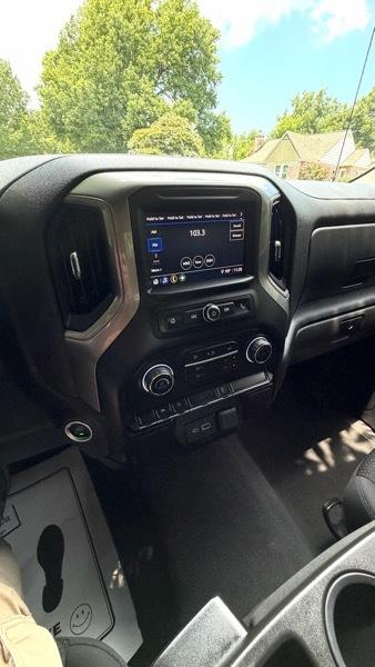 Chevrolet Silverado 1500 1LT Crew Cab 4WD 2025