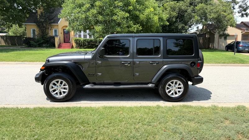 Jeep Wrangler Unlimited Sport 2023