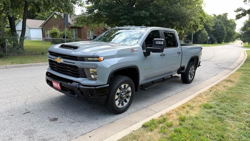 Chevrolet Silverado 2500HD Custom Double Cab Long Box 4WD 2025
