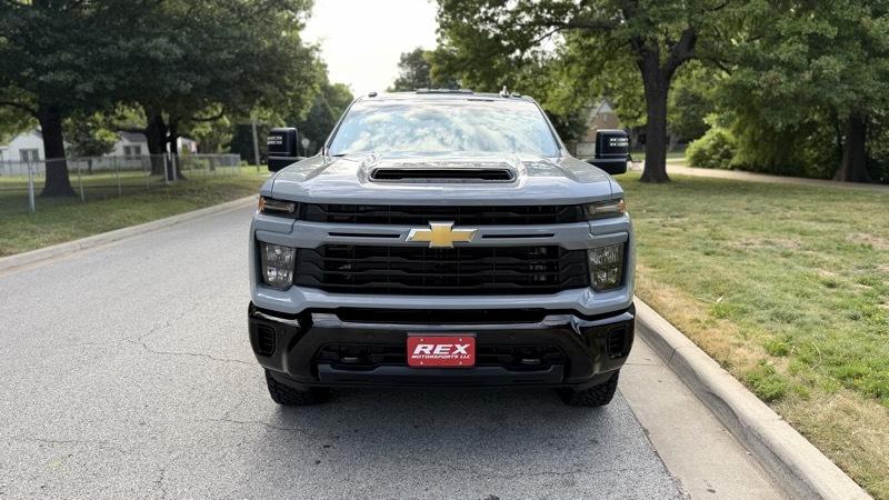 Chevrolet Silverado 2500HD Custom Double Cab Long Box 4WD 2025