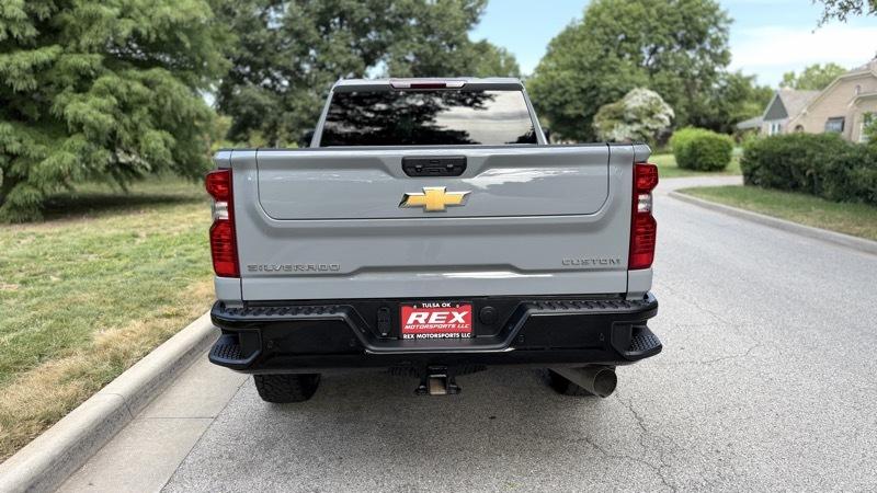 Chevrolet Silverado 2500HD Custom Double Cab Long Box 4WD 2025