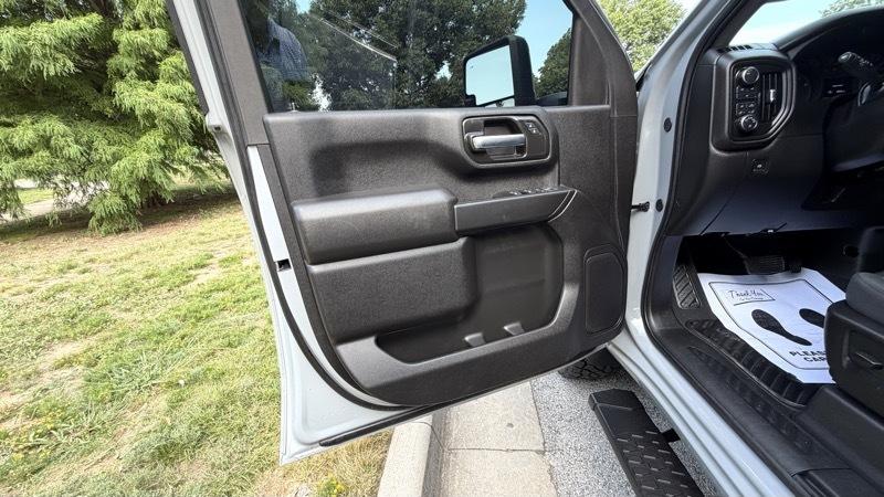 Chevrolet Silverado 2500HD Custom Double Cab Long Box 4WD 2025