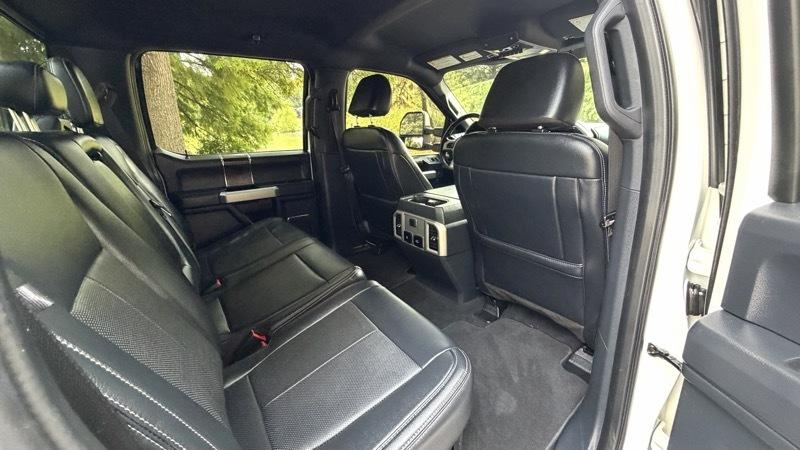 Ford F-350 SD King Ranch Crew Cab Long Bed DRW 4WD 2022