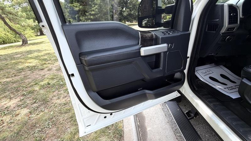 Ford F-350 SD King Ranch Crew Cab Long Bed DRW 4WD 2022