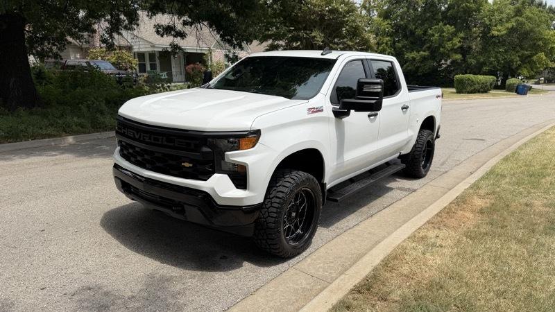 Chevrolet Silverado 1500 4WD Crew Cab 143.5" LT w/1LT 2023