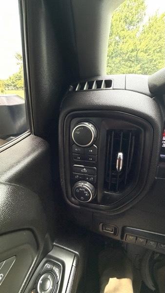 Chevrolet Silverado 1500 4WD Crew Cab 143.5" LT w/1LT 2023