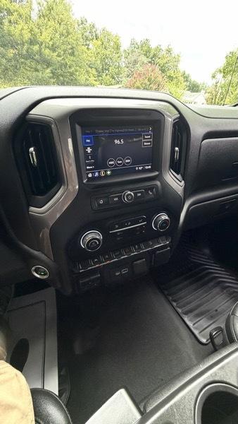 Chevrolet Silverado 1500 4WD Crew Cab 143.5" LT w/1LT 2023