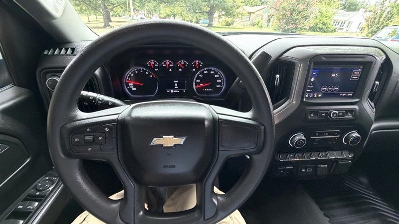 Chevrolet Silverado 1500 4WD Crew Cab 143.5" LT w/1LT 2023