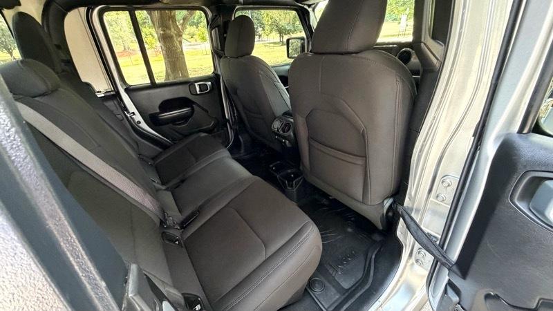 Jeep Gladiator Sport 2021