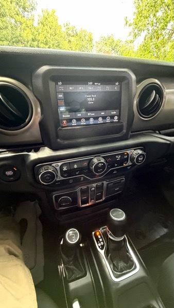 Jeep Gladiator Sport 2021