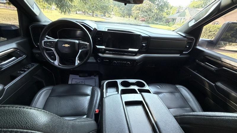Chevrolet Silverado 3500HD LT Crew Cab 4WD 2024