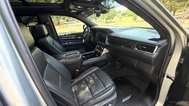 GMC Yukon Denali 4WD 2023