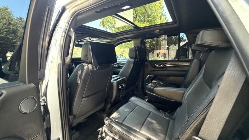 GMC Yukon Denali 4WD 2023